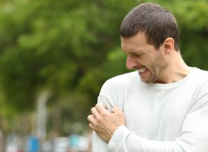 Main with pain in his arm