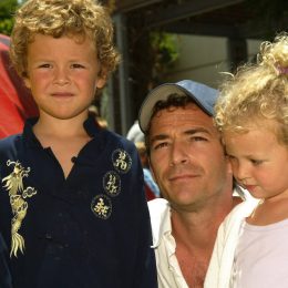 Luke Perry with his children Jack and Sophie at the premiere of "Garfield: The Movie" in 2004