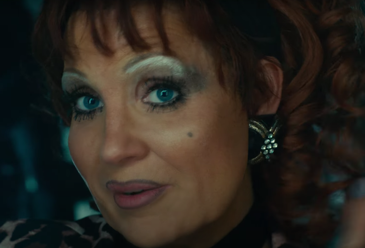 Jessica Chastain in heavy makeup in "The Eyes of Tammy Faye"