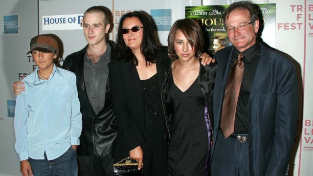 Cody, Zak, Zelda, Marsha Garces, and Robin Williams at the 2004 Tribeca Film Festival