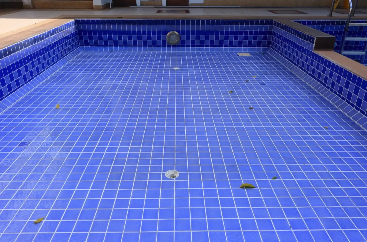 uncovered pool drain