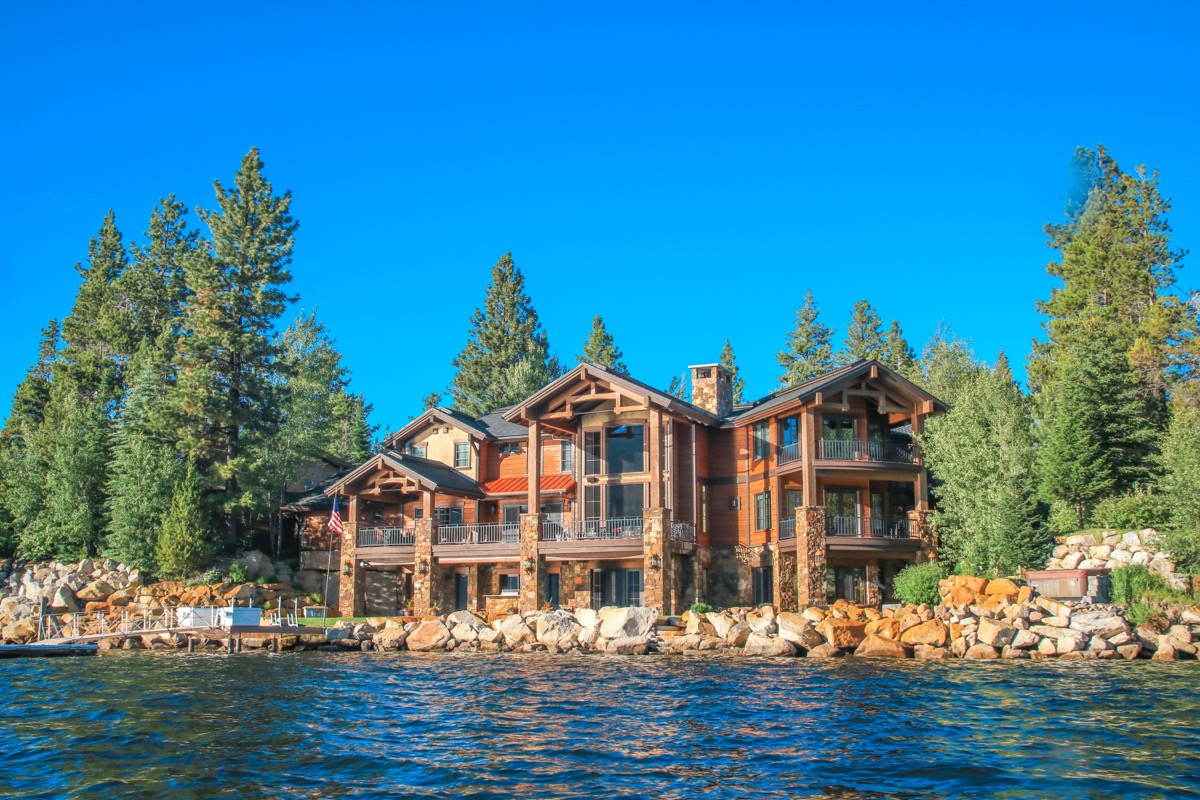 Idaho house on a lake