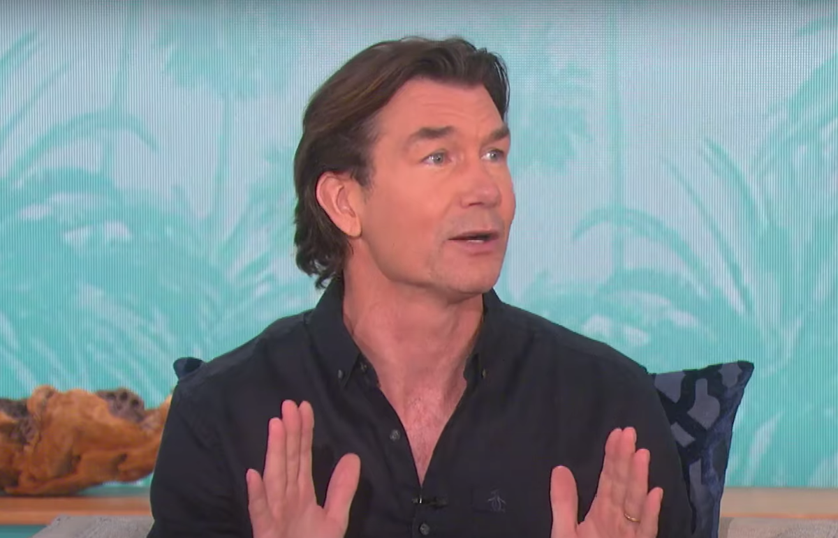 Jerry O'Connell hosting "The Talk" in May 2021