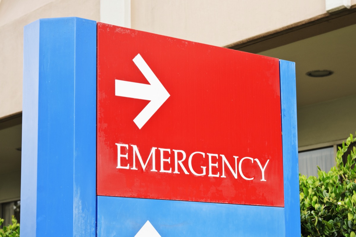 semn pentru camera de urgenta