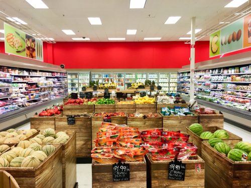 Magazin Target Retail din Lodi, California, SUA - 11 iunie 2018: Departamentul de produse alimentare