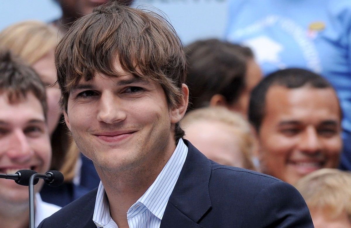 Ashton Kutcher at the press conference for Entertainment Industry Foundation I PARTICIPATE Kick Off in 2009