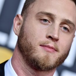 Chet Hanks at the 2020 Golden Globe Awards