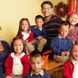 Kate and Jon Gosselin and their sextuplets and twins