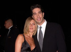 Jennifer Aniston and David Schwimmer at the 2001 People's Choice Awards
