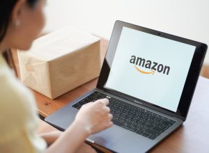 woman ordering from amazon