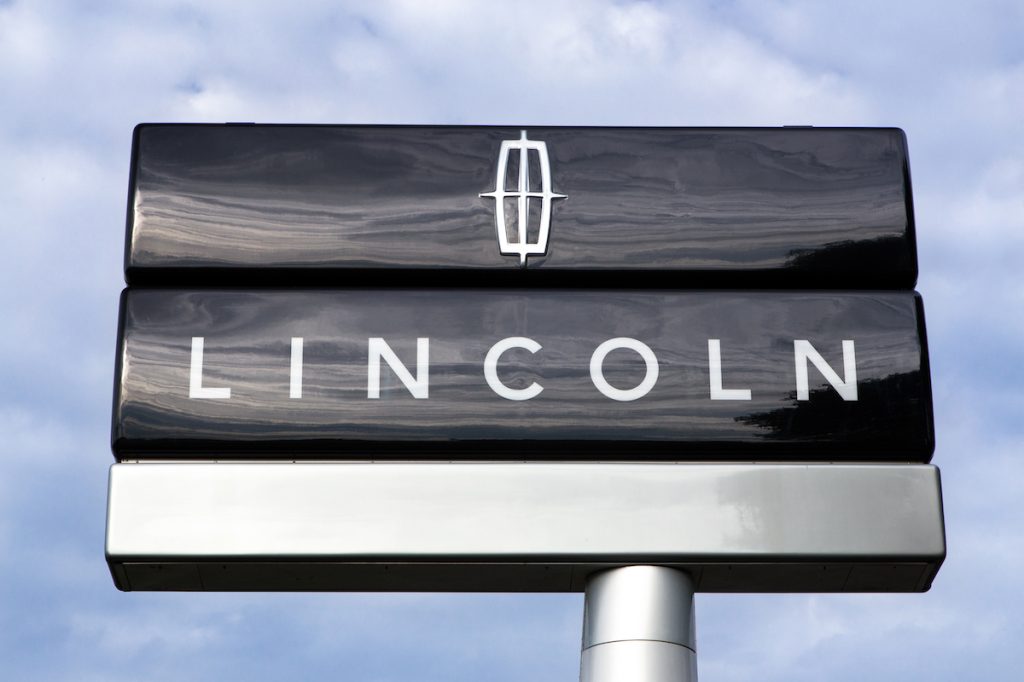 Lincoln dealership sign