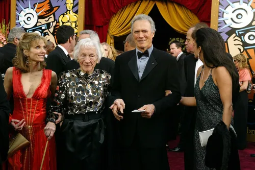 Laurie Murray, Ruth Wood, Clint Eastwood, and Dina Eastwood at the 2004 Oscars