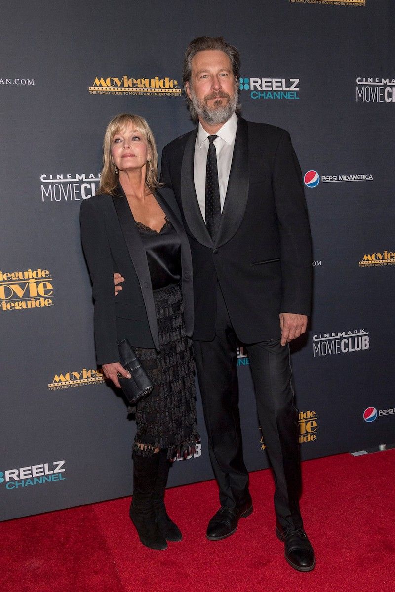 Bo Derek y John Corbett en los Premios Movieguide en 2018