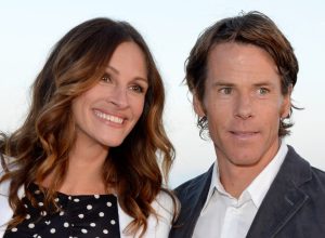 Julia Roberts and Danny Moder at Heal the Bay's Bring Back the Beach Awards in 2012