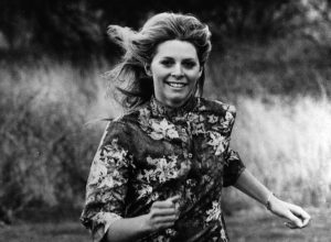 Lindsay Wagner in the 70s as Bionic Woman black and white