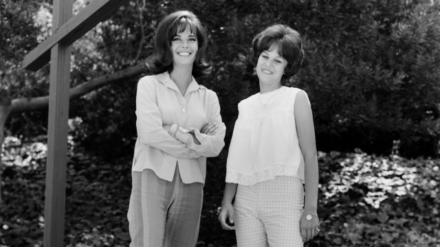 Natalie and Lana Wood in Los Angeles in 1960