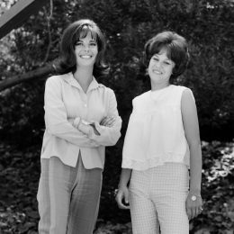 Natalie and Lana Wood in Los Angeles in 1960