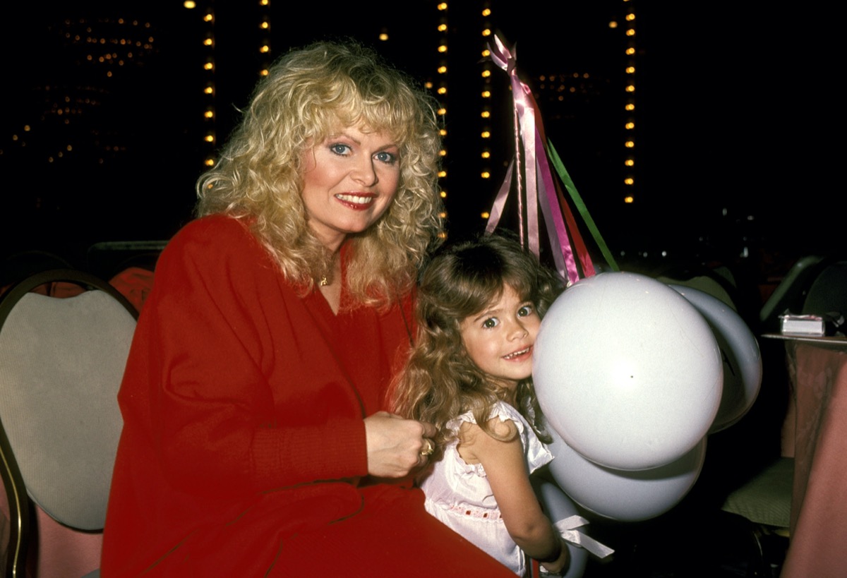 Sally Struthers and daughter Samantha in 1983