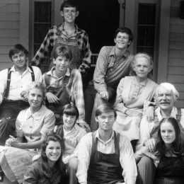 The Waltons family 70s show