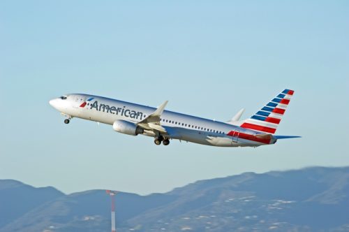 LOS ANGELES/CALIFORNIA - 27 ม.ค. 2017: American Airlines Boeing 737-823(WL)