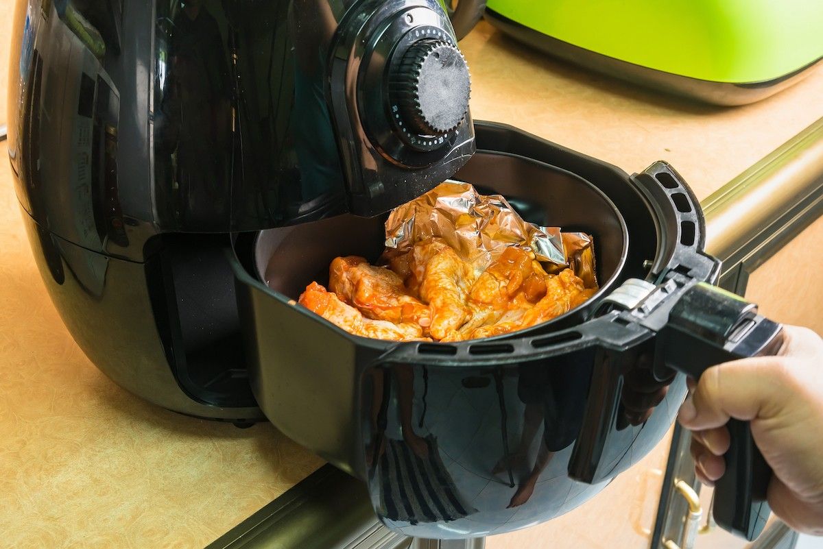 Chicken wings in an air fryer