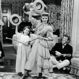 Margaret O'Brien and Judy Garland in Meet Me in St Louis