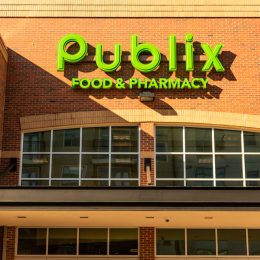 The exterior sign on a Publix store.