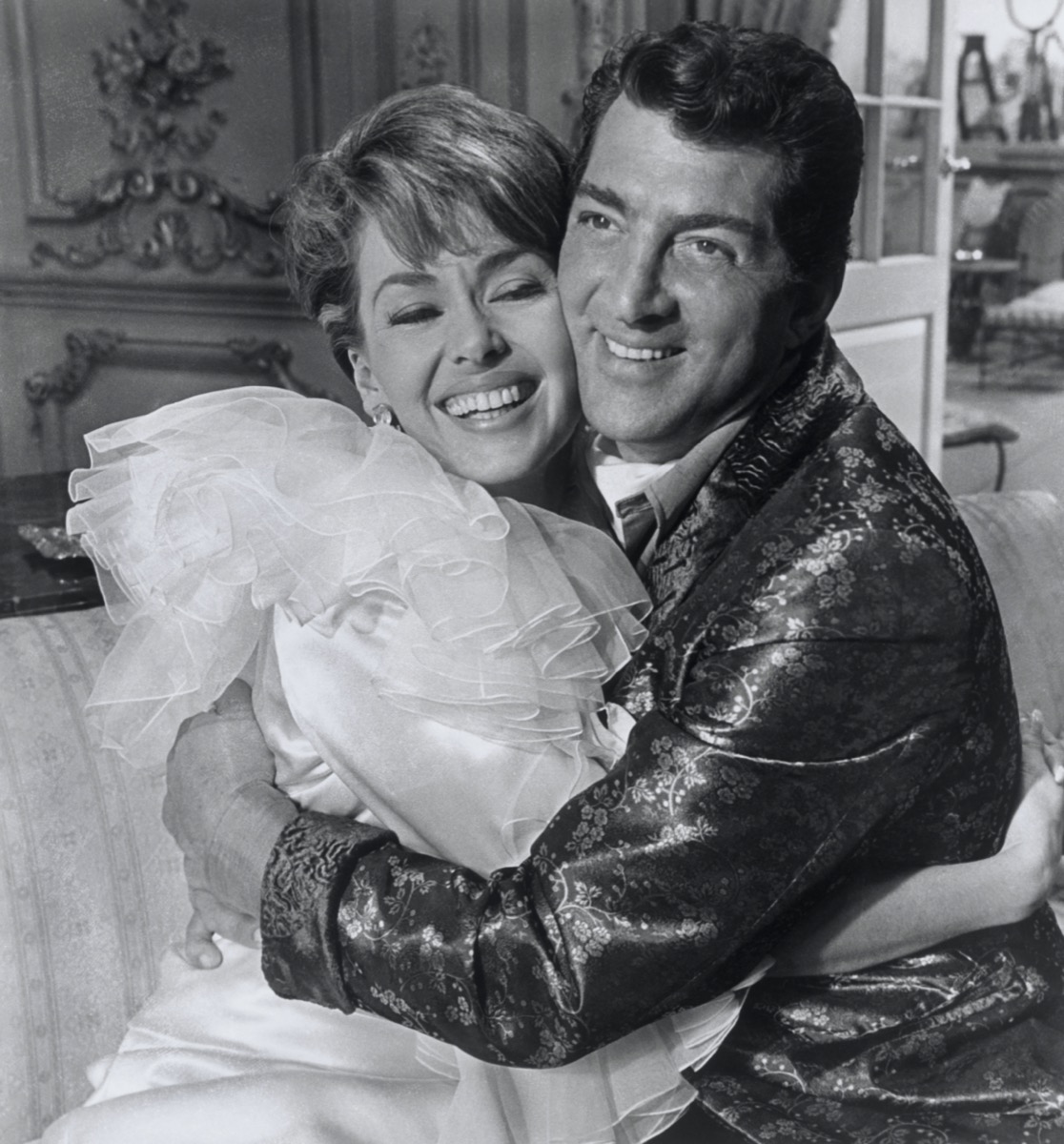 Barbara Rush and Dean Martin in "Robin and the 7 Hoods"