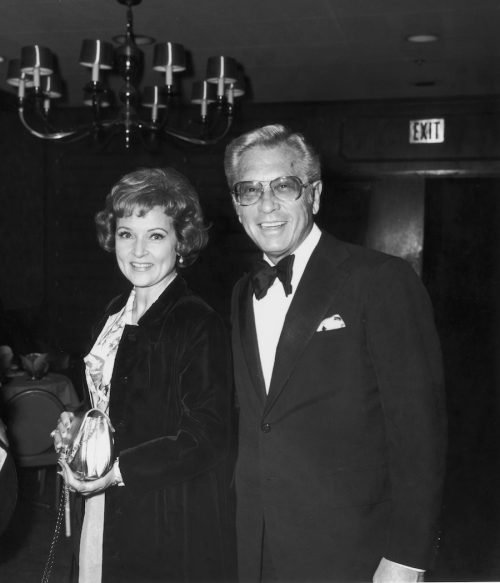 Betty White and Allen Ludden at an International Broadcasting Awards dinner tribute to Mary Tyler Moore in 1974