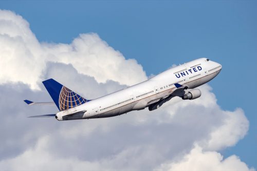 เครื่องบินจัมโบ้เจ็ทโบอิ้ง 747 ของ United Airlines ออกจากสนามบินซิดนีย์