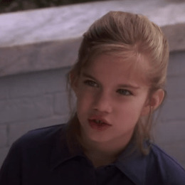 Anna Chlumsky in "My Girl"