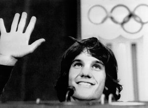 eric heiden waving at the olympics