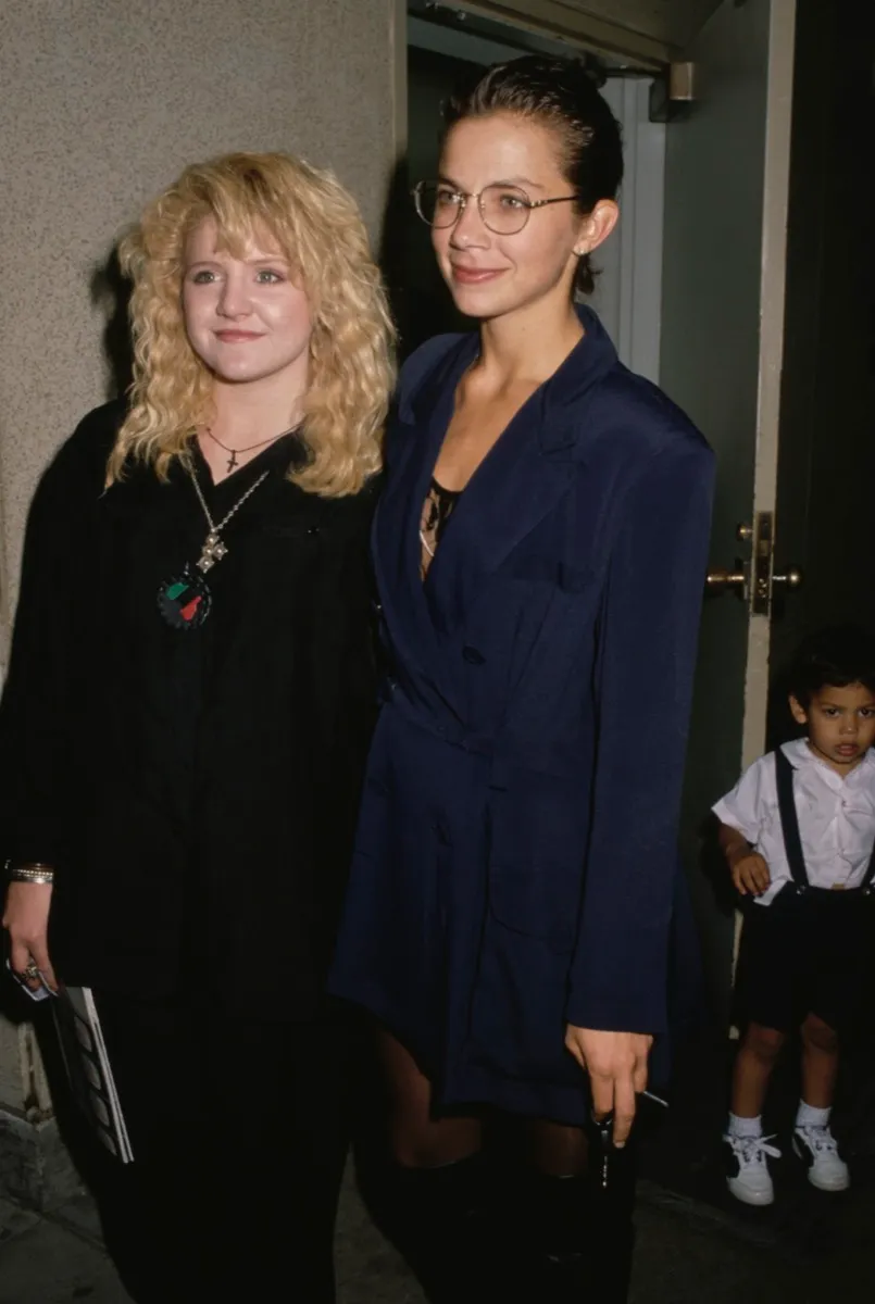 Tina Yothers and Justine Bateman in 1989
