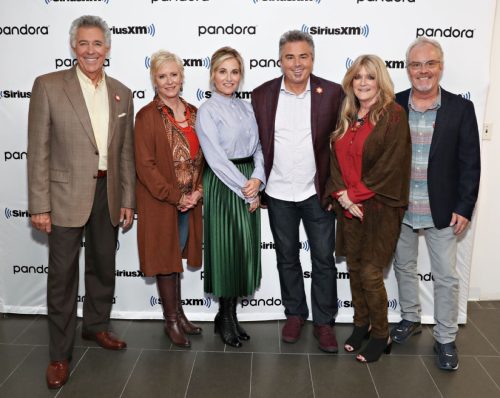the cast of the brady bunch now on the red carpet