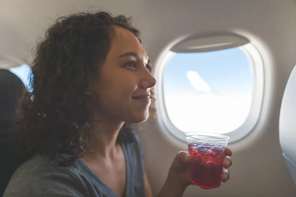 Never Drink Personal Alcohol On A Plane, Flight Attendant Warns