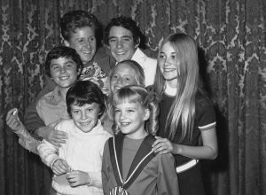 the cast of the brady bunch backstage
