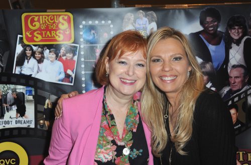 Lauri Hendler and Kari Michaelsen at The Hollywood Show in 2018
