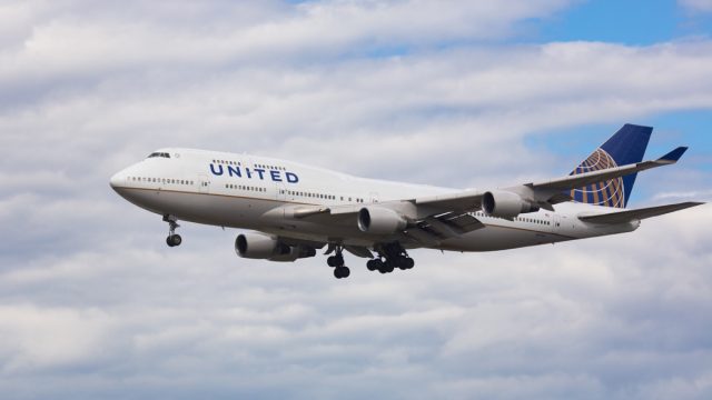 Boeing 747-422, N171UA of United Airlines approach and landing at Frankfurt Airport