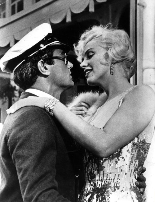 Tony Curtis and Marilyn Monroe in "Some Like it Hot" in 1959