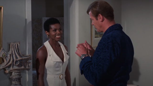 Gloria Hendry and Roger Moore in "Live and Let Die"