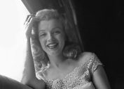 Marilyn Monroe đi tàu năm 1949