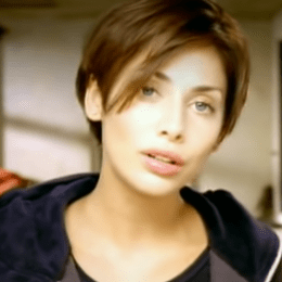 Natalie Imbruglia in the "Torn" music video