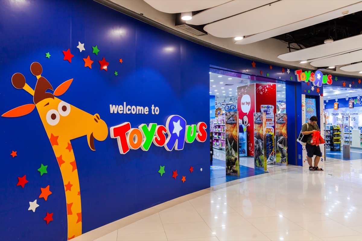 Toys 'R' Us Is Relaunching With 400 U.S. Locations in 2022 — Best Life