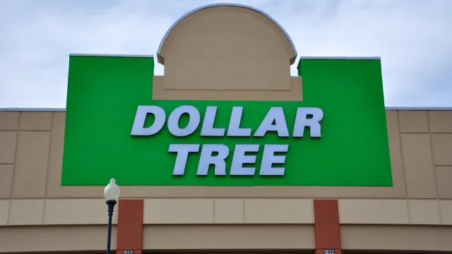 Dollar Tree store sign