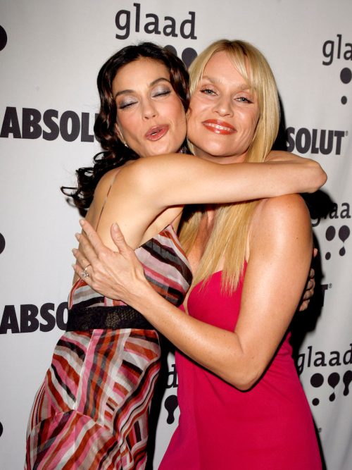 Teri Hatcher and Nicollette Sheridan at the GLAAD Media Awards in 2006