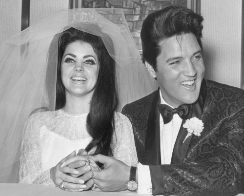 Elvis und Priscilla Presley an ihrem Hochzeitstag im Jahr 1967
