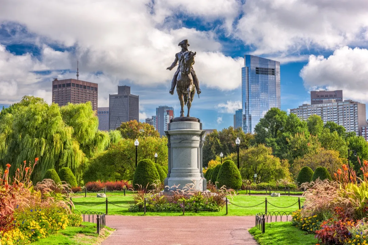Monumentul George Washington din Boston Public Park, Massachusetts.