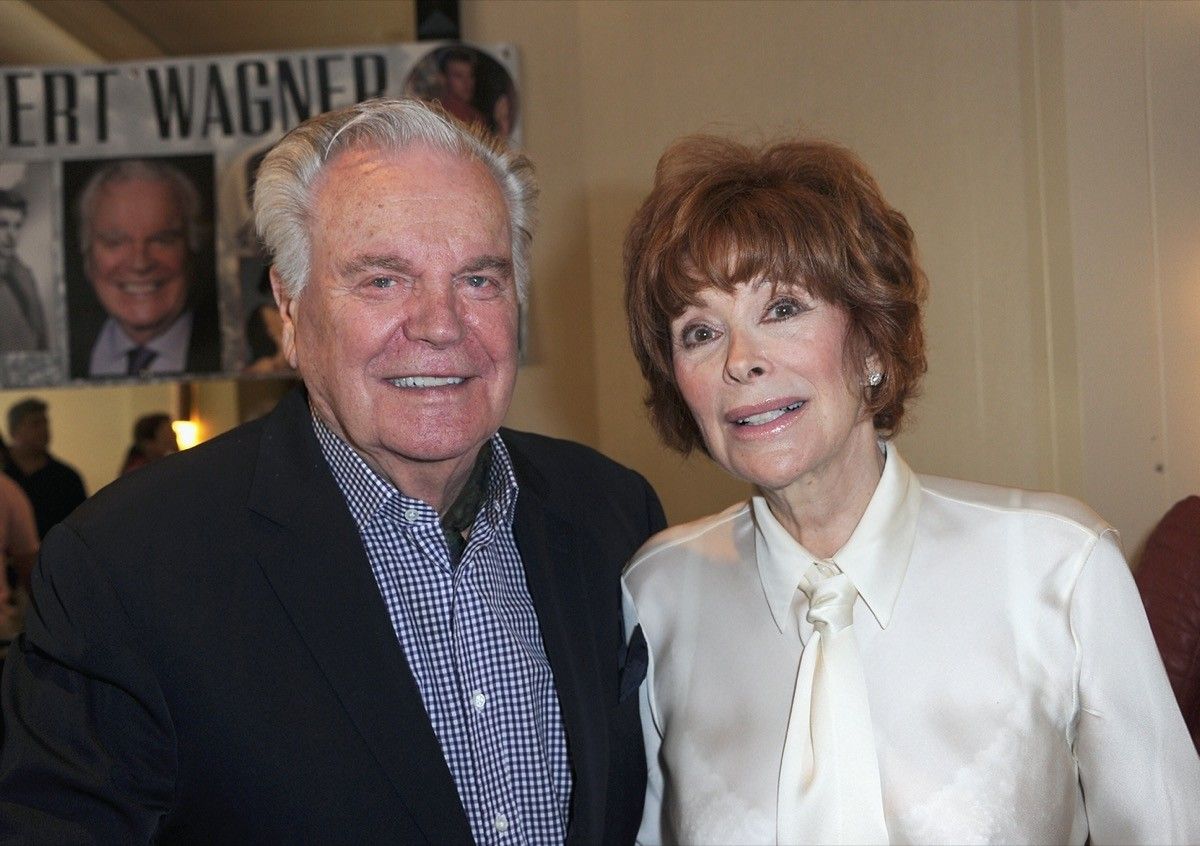 See Glamorous 70s Icon Jill St John Now At 81 W3schools W3schools   Robert Wagner And Jill St. John In 2018 