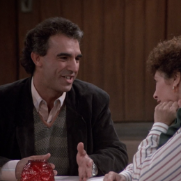 Jay Thomas and Rhea Perlman on "Cheers"