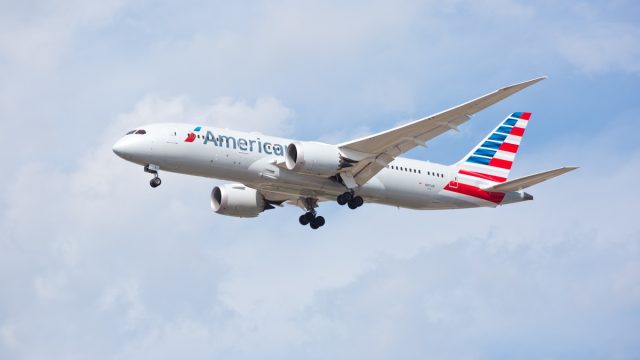 american airlines flight in air